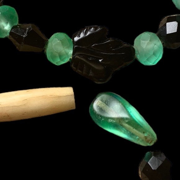 Gorgeous Black & Green Tribal Beaded Stretch Bracelet Unisex Mens or Women’s - Picture 13 of 13